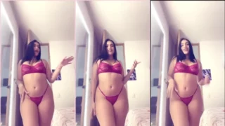 Catalina Guerrero, uma delícia de calcinha vermelha no xxx