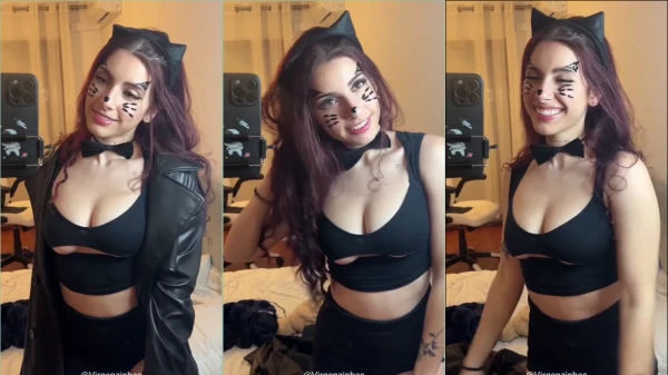 A Catarina Paolino tá bem ousada, toda de gatinha, dando aquela provocada