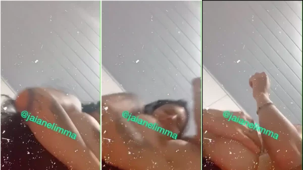Jaiane Lima trocando uns amassos com a amiga bem gata