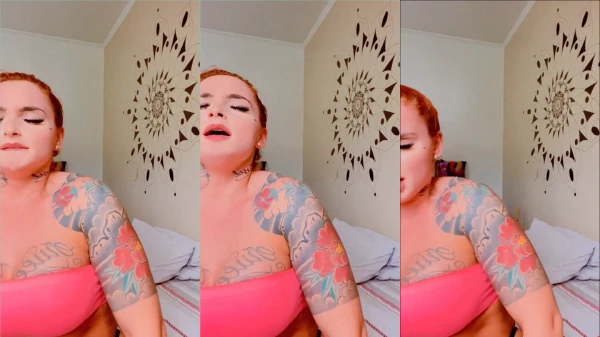 Dj Ludi se divertindo na deliciosa hora da própria satisfação