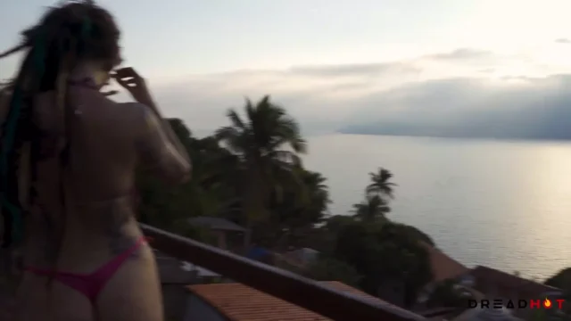 DreadHot fazendo umas graças com o membro do boy