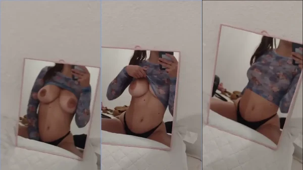 Nicole Rampini, o vídeo da gostosa tatuada se olhando no espelho