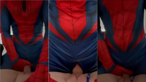 Tayler Hills fazendo um striptease pro cara tímido