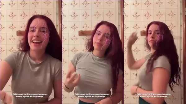 Catarina Paolino, toda sexy, se mostrando enquanto dá uma ajeitada