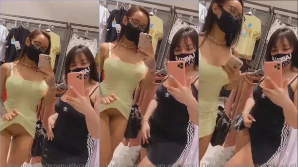 Emanuelly Raquel e a amiga se exibindo de jeito provocante na loja