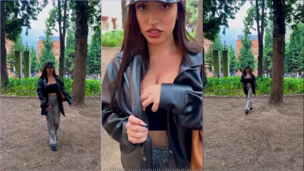 Maleja Gutierrez, a gostosona do OnlyFans, dando uma reboladinha safada ao ar livre