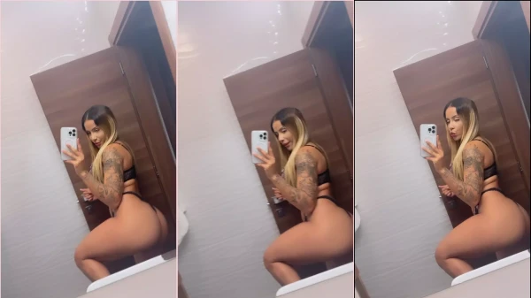 Sofia Lopes, com seu corpo sensual e cheia de tatuagens, fazendo um vídeozinho maroto no banheiro